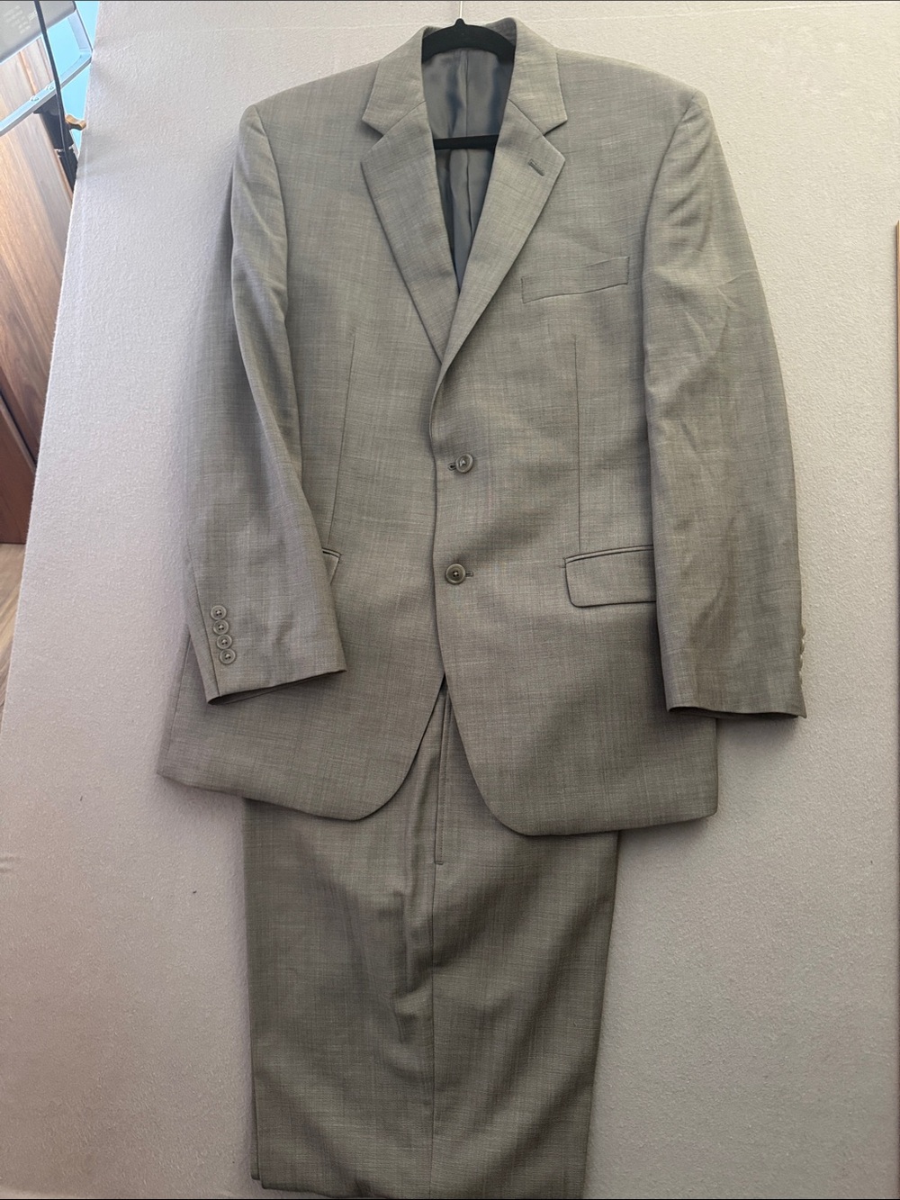 Calvin Klein Light Gray Two-Piece Suit - Tailored Blazer & Trousers